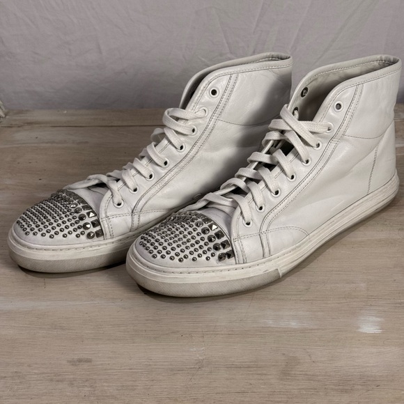 Gucci Men's White High-Top Sneakers with Silver Studs - Picture 2 of 6